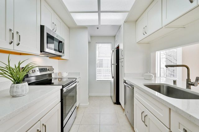 2709 Oak Rd G, Walnut Creek, CA 94597