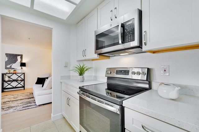 2709 Oak Rd G, Walnut Creek, CA 94597