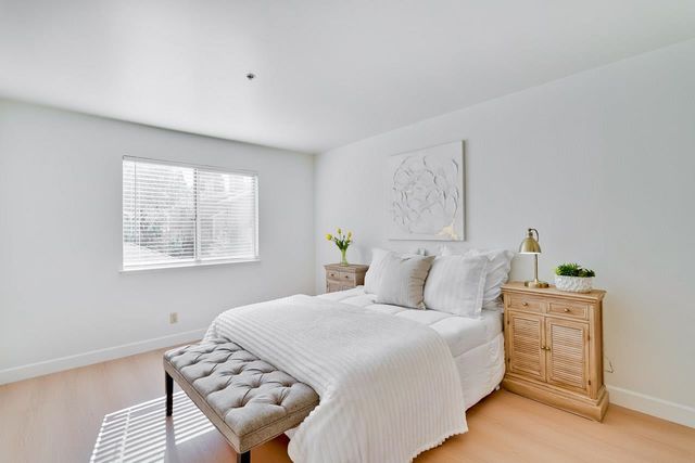 2709 Oak Rd G, Walnut Creek, CA 94597