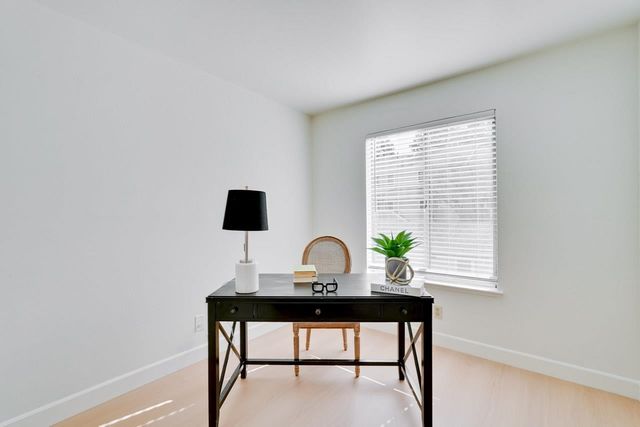 2709 Oak Rd G, Walnut Creek, CA 94597