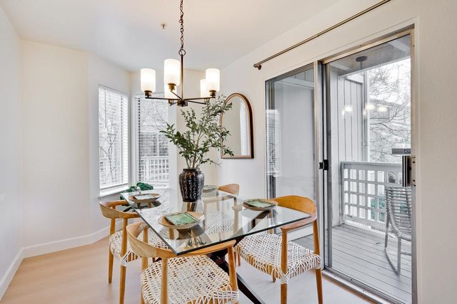 2709 Oak Rd G, Walnut Creek, CA 94597