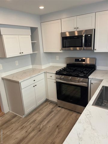 11 Tooker Avenue, Oyster Bay, NY 11771