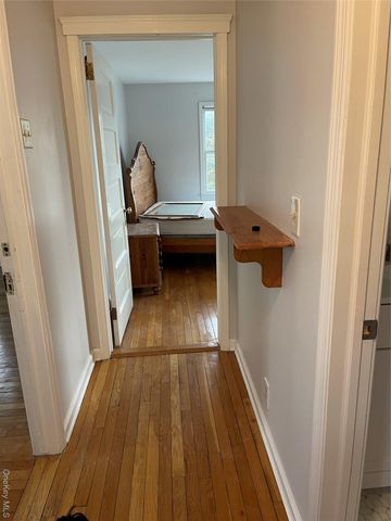 11 Tooker Avenue, Oyster Bay, NY 11771