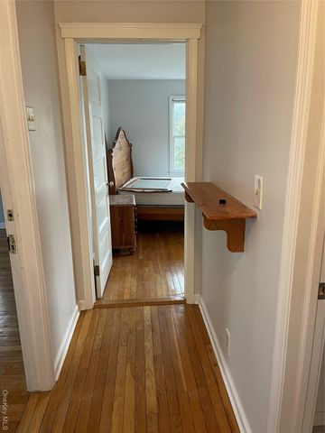 11 Tooker Avenue, Oyster Bay, NY 11771