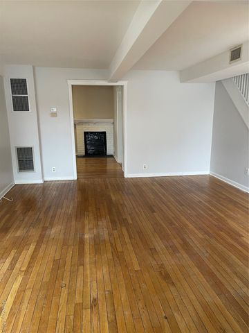 11 Tooker Avenue, Oyster Bay, NY 11771