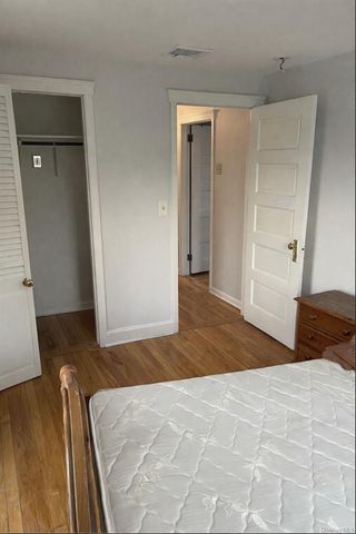 11 Tooker Avenue, Oyster Bay, NY 11771