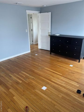 11 Tooker Avenue, Oyster Bay, NY 11771