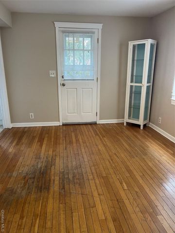 11 Tooker Avenue, Oyster Bay, NY 11771