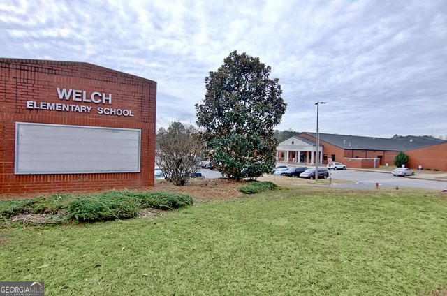329 Briandwood Drive, Newnan, GA 30265