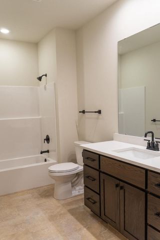 621 Johnson PLACE, Onalaska, WI 54650