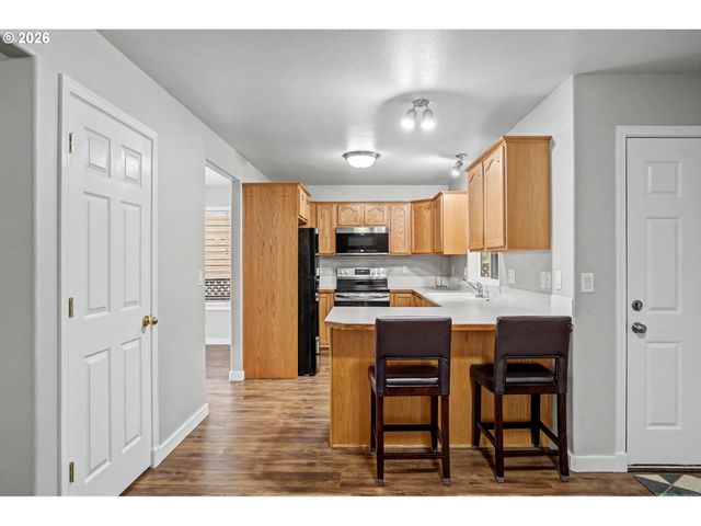 6049 FIRCREST St, Salem, OR 97306