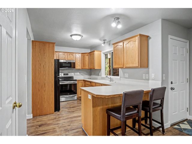 6049 FIRCREST St, Salem, OR 97306