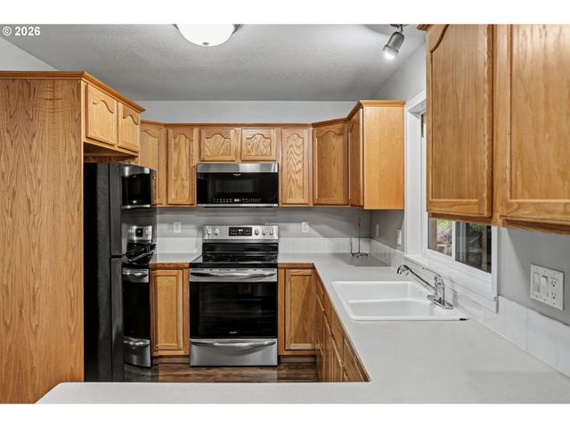 6049 FIRCREST St, Salem, OR 97306