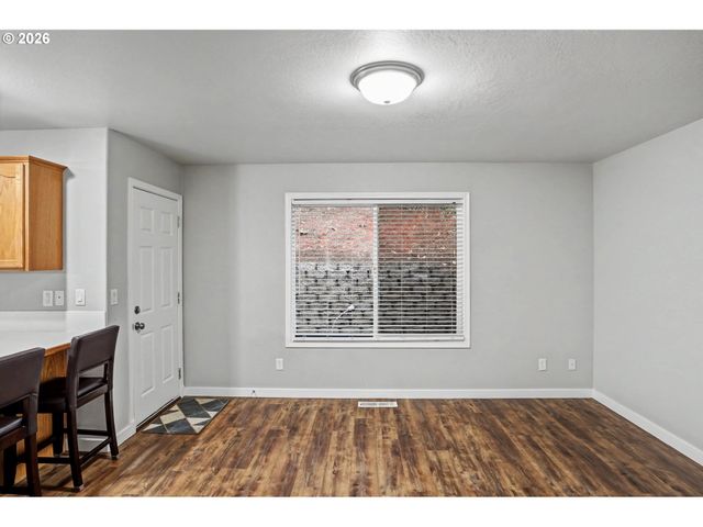 6049 FIRCREST St, Salem, OR 97306