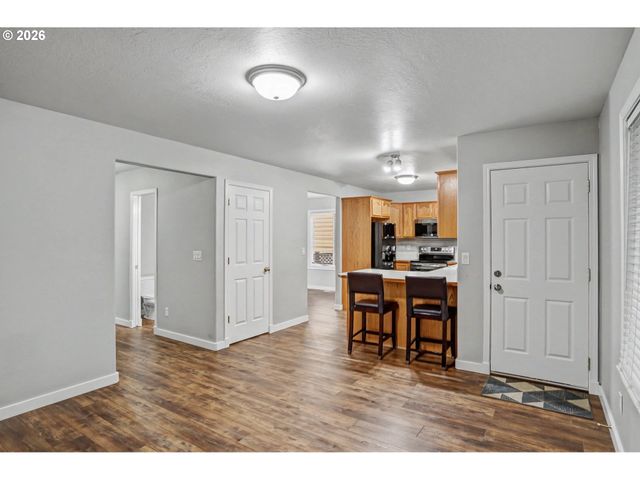 6049 FIRCREST St, Salem, OR 97306