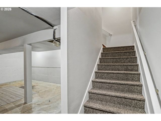 6049 FIRCREST St, Salem, OR 97306