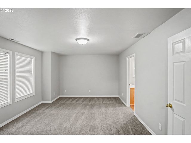 6049 FIRCREST St, Salem, OR 97306