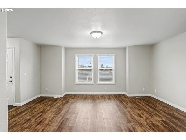 6049 FIRCREST St, Salem, OR 97306