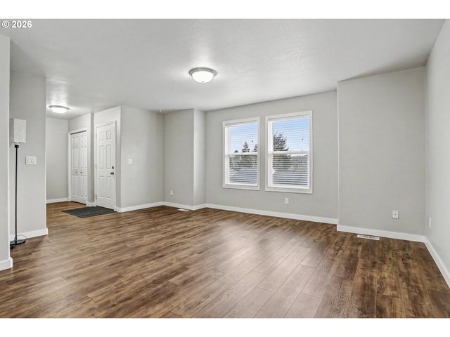 6049 FIRCREST St, Salem, OR 97306