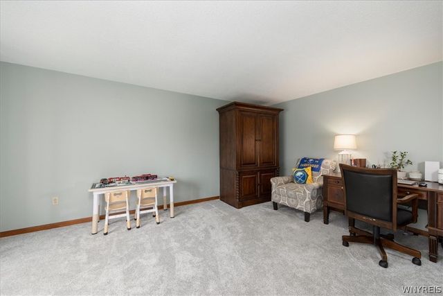 4 Gina Mdws Meadow, Amherst, NY 14051