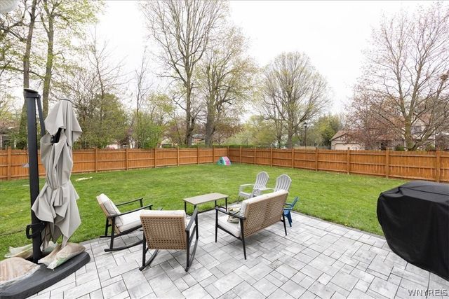 4 Gina Mdws Meadow, Amherst, NY 14051