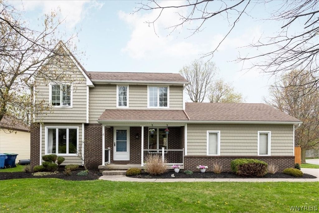 4 Gina Mdws Meadow, Amherst, NY 14051
