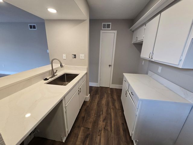 250 El Dorado Boulevard 101, Houston, TX 77598