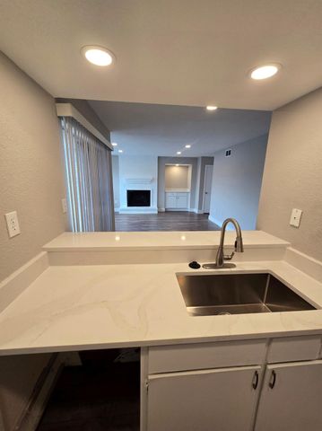 250 El Dorado Boulevard 101, Houston, TX 77598