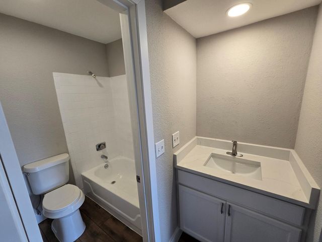 250 El Dorado Boulevard 101, Houston, TX 77598