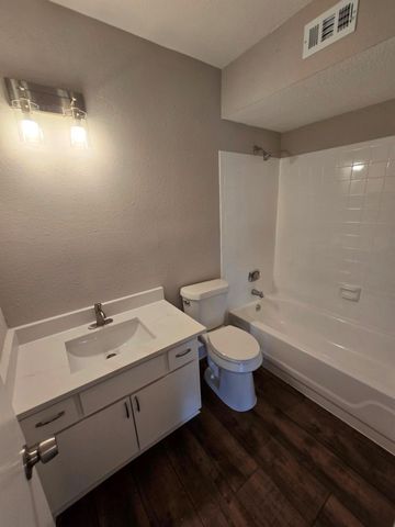 250 El Dorado Boulevard 101, Houston, TX 77598