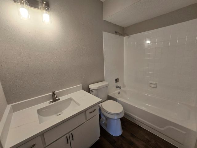 250 El Dorado Boulevard 101, Houston, TX 77598