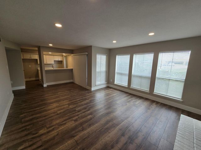 250 El Dorado Boulevard 101, Houston, TX 77598