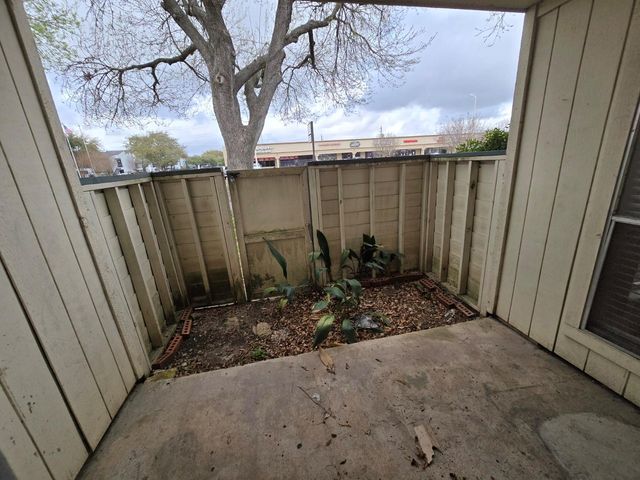 250 El Dorado Boulevard 101, Houston, TX 77598