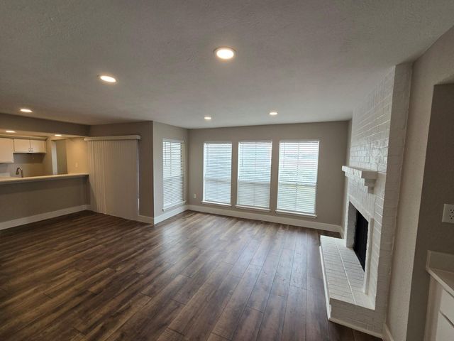 250 El Dorado Boulevard 101, Houston, TX 77598