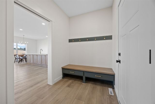 1525 3rd Street SW, Mt Vernon, IA 52314