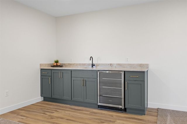 1525 3rd Street SW, Mt Vernon, IA 52314