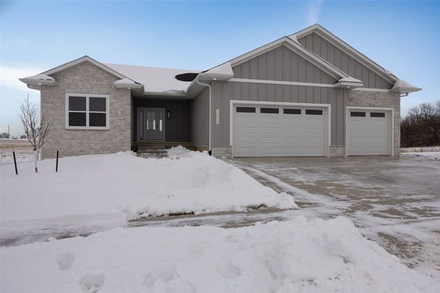 1525 3rd Street SW, Mt Vernon, IA 52314