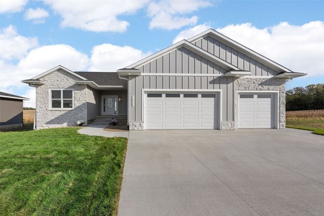 1525 3rd Street SW, Mt Vernon, IA 52314