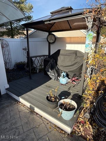 17209 Sun Meadow Trail, Strongsville, OH 44149