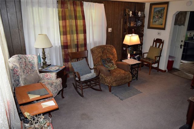 411 Rostraver St, Monessen, PA 15062