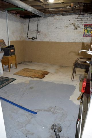 411 Rostraver St, Monessen, PA 15062