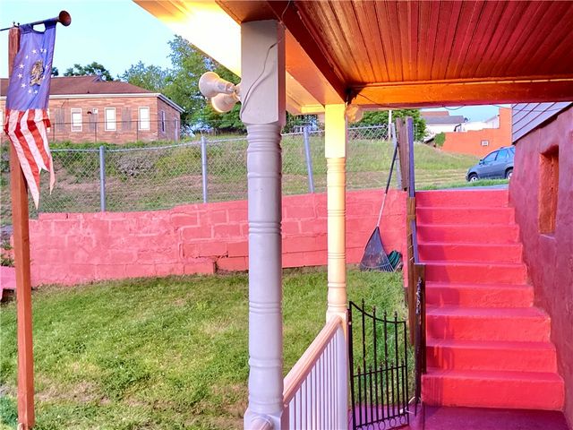 411 Rostraver St, Monessen, PA 15062