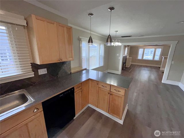 230 S 79th Street, Tacoma, WA 98408