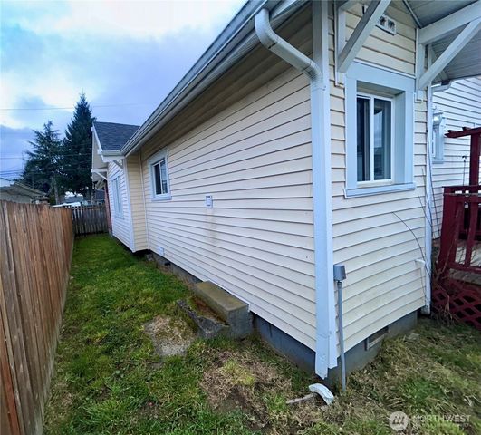 230 S 79th Street, Tacoma, WA 98408