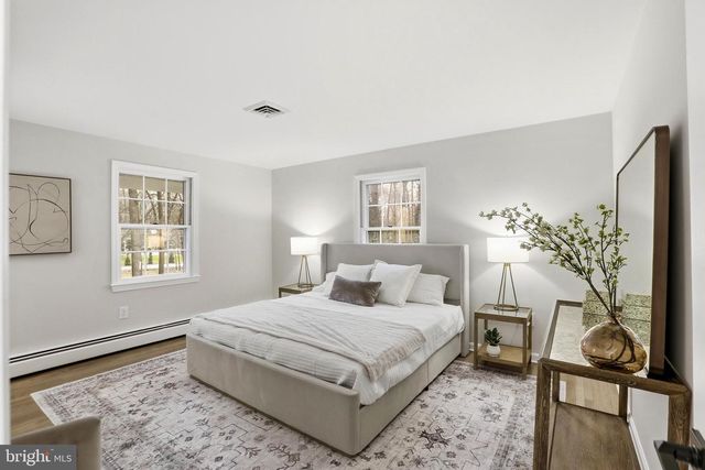 11328 VALE RD, Oakton, VA 22124