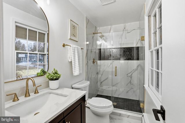 11328 VALE RD, Oakton, VA 22124