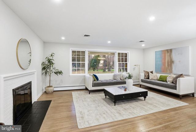 11328 VALE RD, Oakton, VA 22124