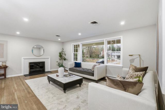 11328 VALE RD, Oakton, VA 22124