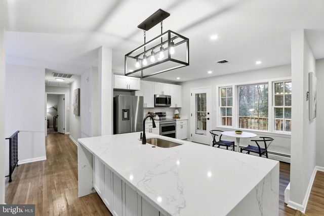 11328 VALE RD, Oakton, VA 22124