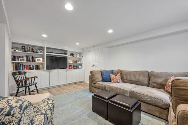 716 Morningside Rd, Ridgewood Village, NJ 07450